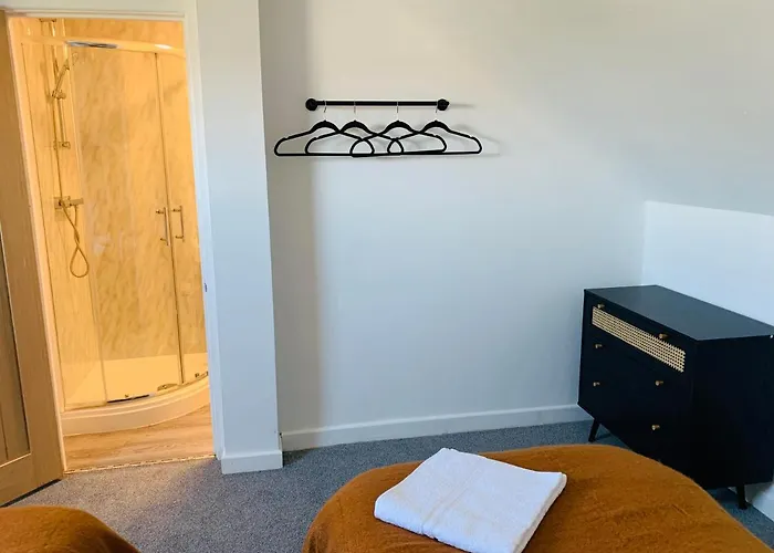 4 Bedroom House Nr Cardiff City Centre