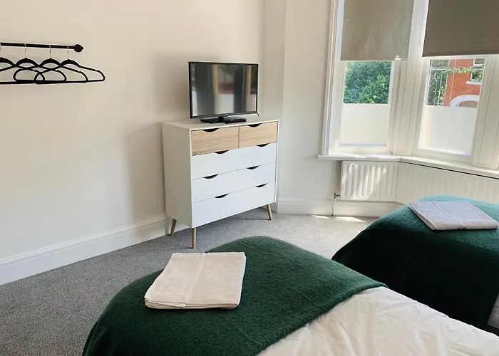 4 Bedroom House Nr Cardiff City Centre