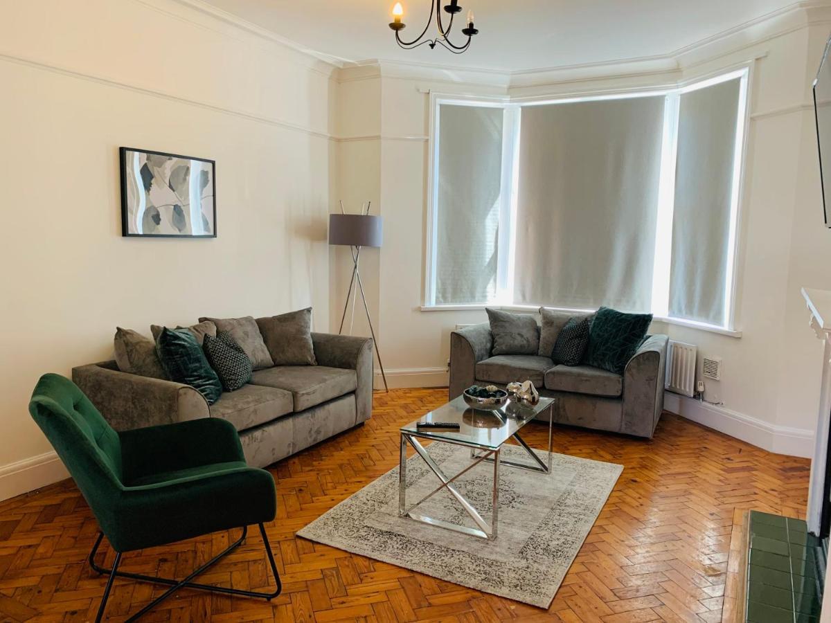 Holiday home 4 Bedroom House Nr City Centre Cardiff